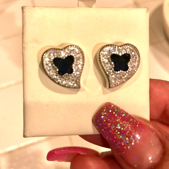 BNWOT.... Gorgeous Blue Sapphire Earrings - Picture 2 of 5